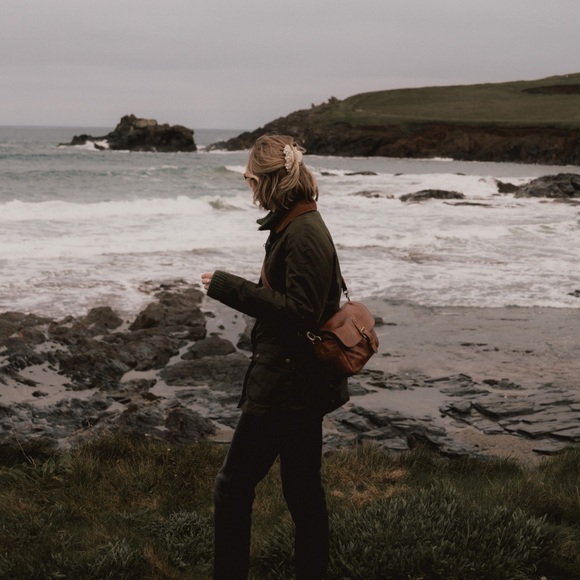 Women’s Barbour Aintree Wax Jacket in Archive Olive w/ Classic Barbour Tartan - Picture 8 of 8